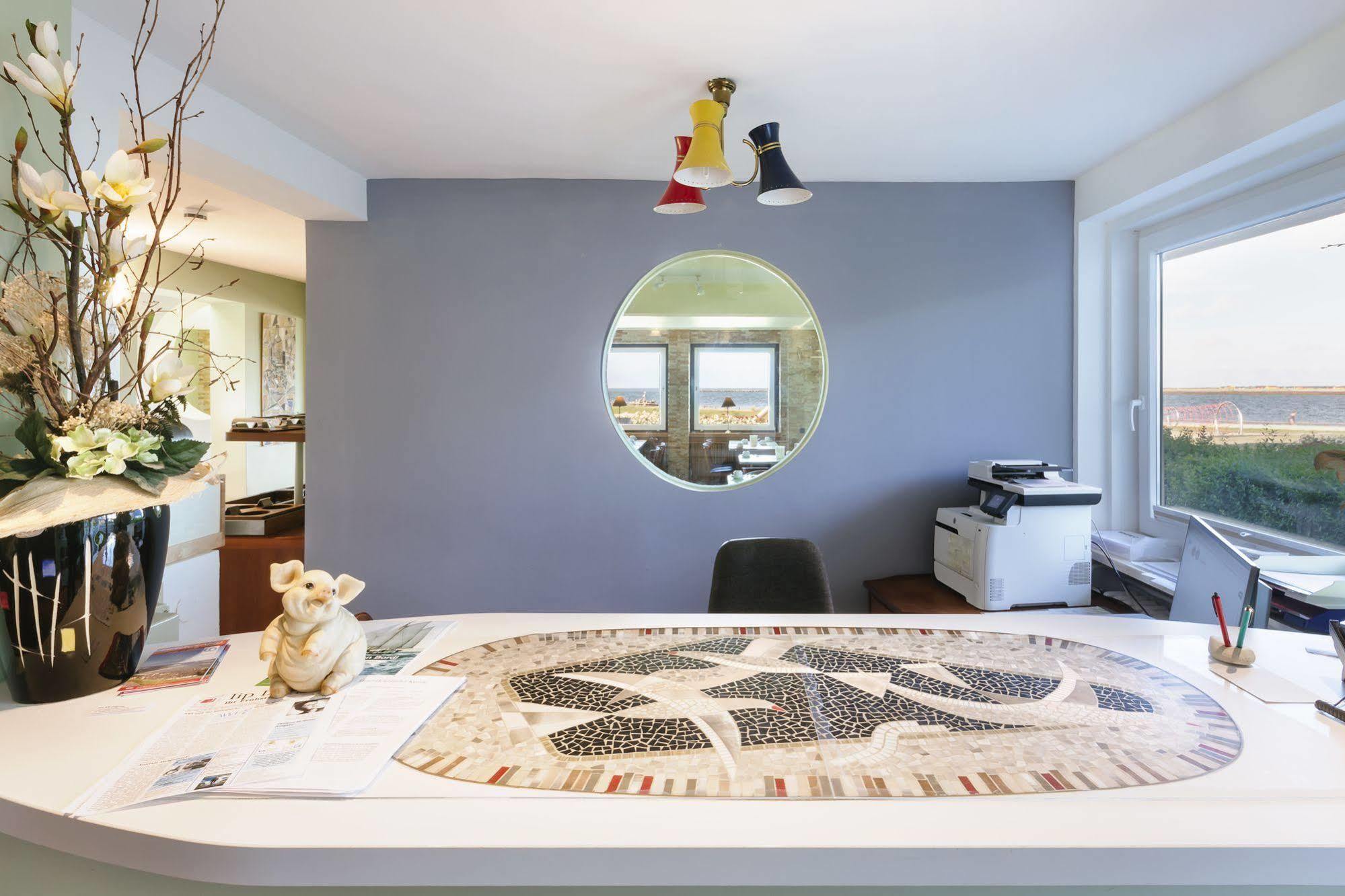 Hotel Helgoländer Klassik Heligoland Exteriör bild